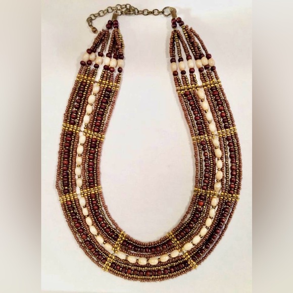Jewelry - Beautiful beaded bib necklace